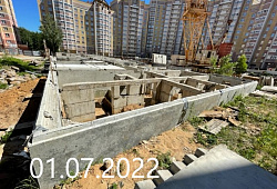 Произведен монтаж панелей цокольного этажа